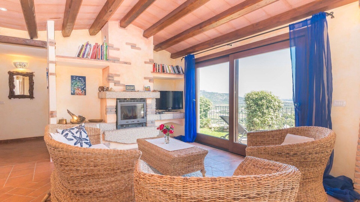 Sa Castangia House | Stunning private villa for 8 people with TV, terrace, pets allowed and parking