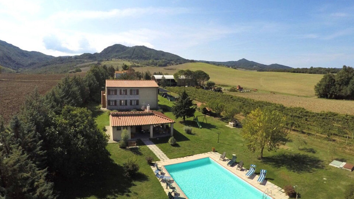 Pomarance Villa | Stunning private villa with WIFI, private pool, TV, terrace, panoramic view and parking