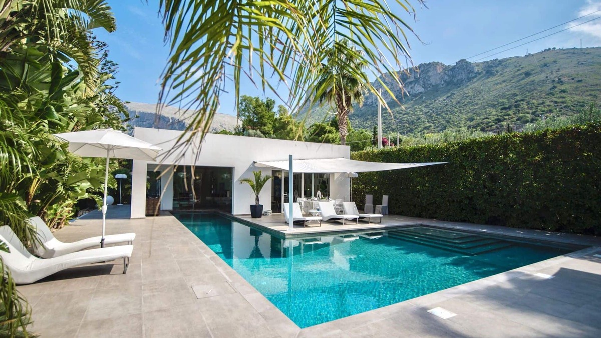 Cinisi Villa | Stunning private villa for 4 people with A/C, private pool, WIFI, TV, patio and parking