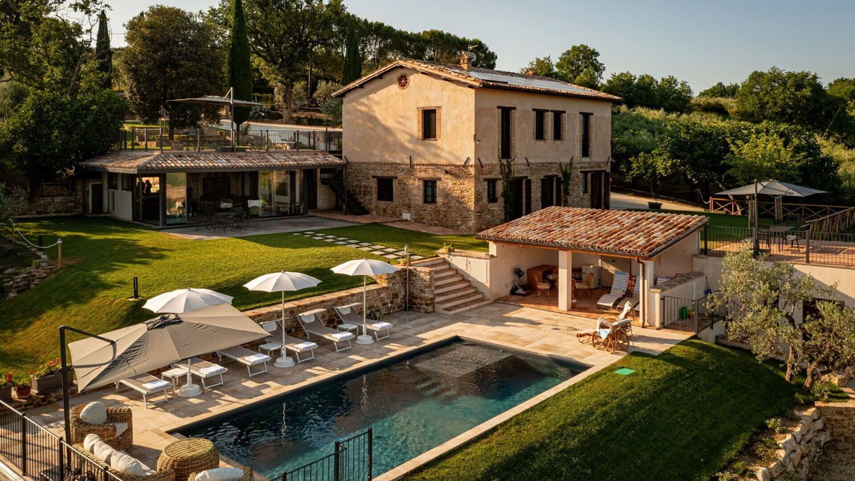 Castel Ritaldi Villa | Stunning private villa with WIFI, A/C, private pool, TV, patio and panoramic view, close to Spol.