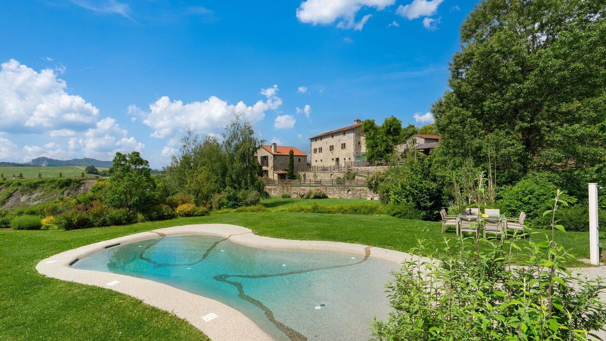 Firenzuola Villa | Stunning private villa with A/C, WIFI, private pool, TV, patio, panoramic view and parking