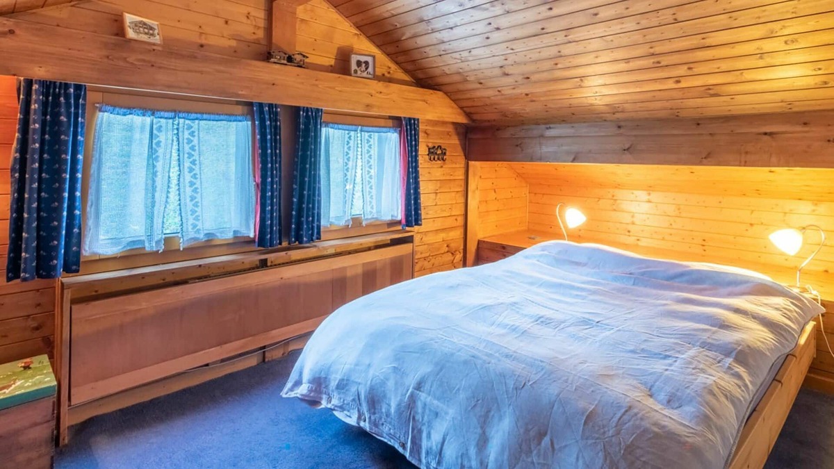Champoussin House | Stunning private villa for 7 guests with WIFI, TV, terrace and parking