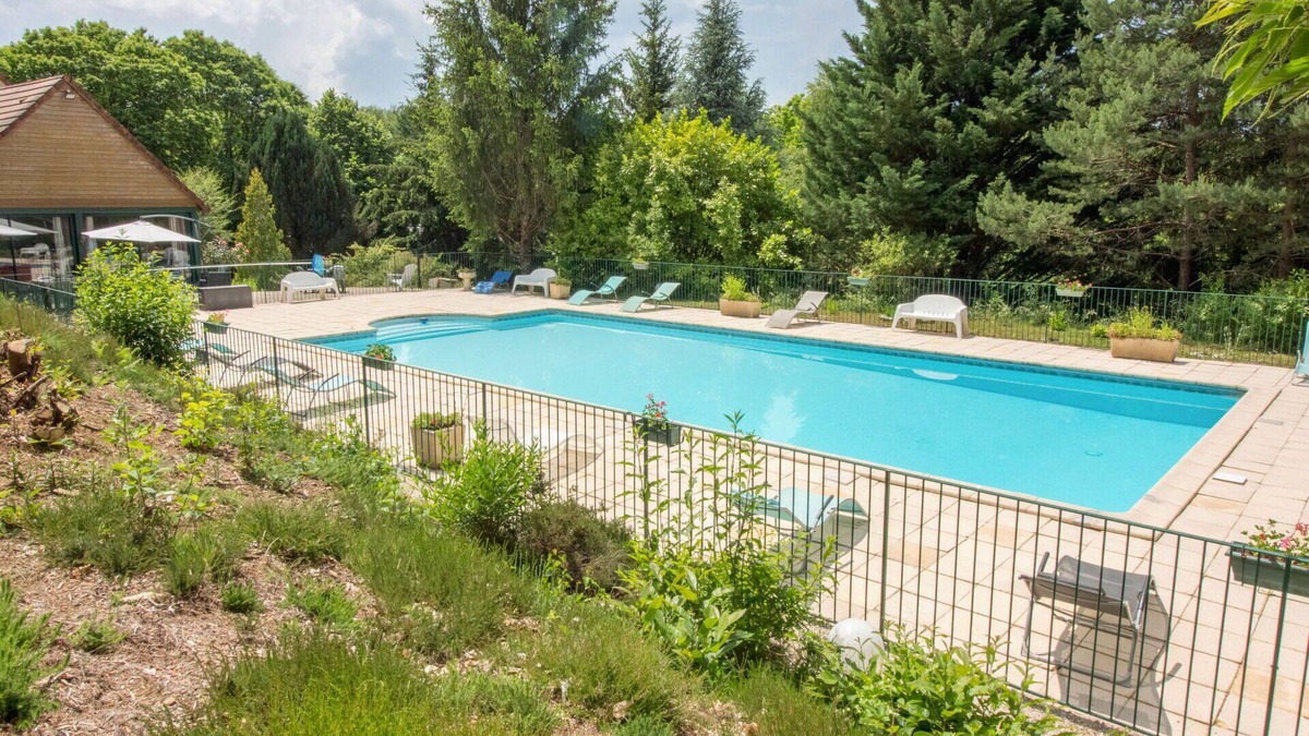 Aubazine House | Stunning private villa for 6 people with pool, WIFI, TV and terrace