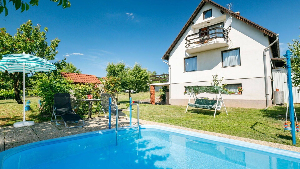 Balatonalmadi House | Stunning private villa with private pool, WIFI, A/C, TV, patio, pets allowed and parking
