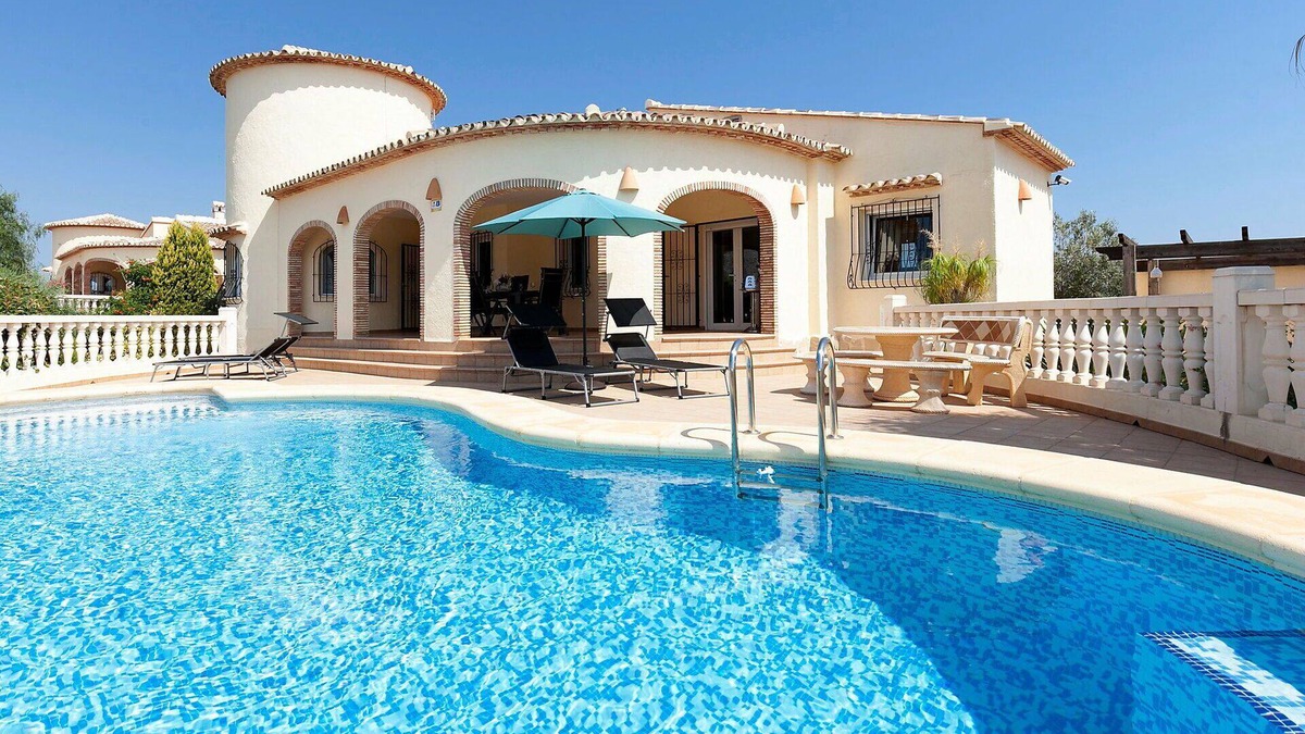 Rafol de Almunia Villa | Stunning private villa with private pool, A/C, WIFI, TV, patio, panoramic view and parking