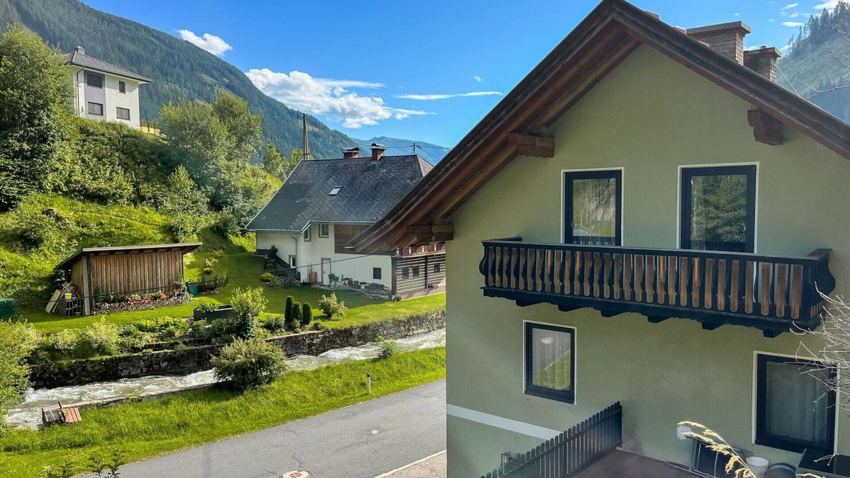 Ebene Reichenau House | Stunning private villa for 12 guests with WIFI, TV, balcony, pets allowed and parking