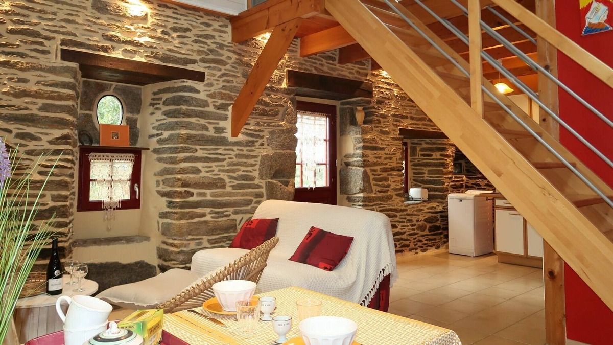Ploumoguer Villa | Stunning private villa for 4 guests with WIFI, TV, terrace and parking