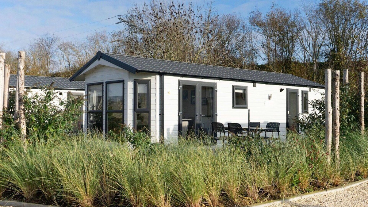 Linden House | Stunning private villa for 4 guests with WIFI, TV and terrace