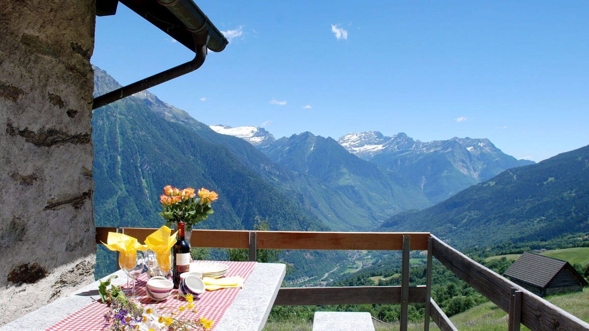 Acquarossa House | Stunning private villa for 4 people with TV, terrace, pets allowed, panoramic view and parking