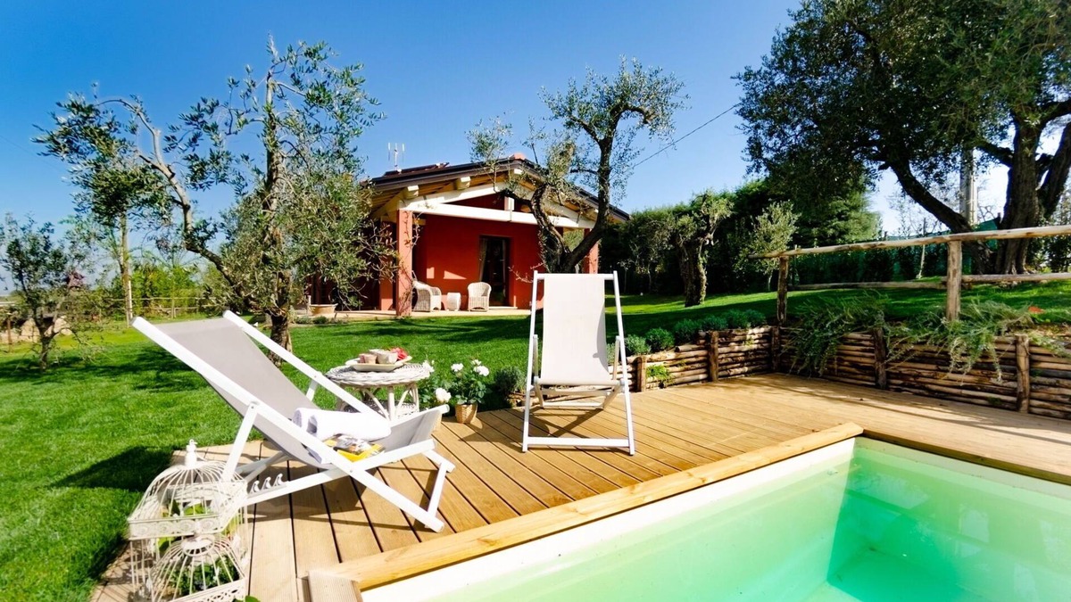 Lari Villa | Stunning private villa for 4 people with WIFI, private pool, A/C and pets allowed