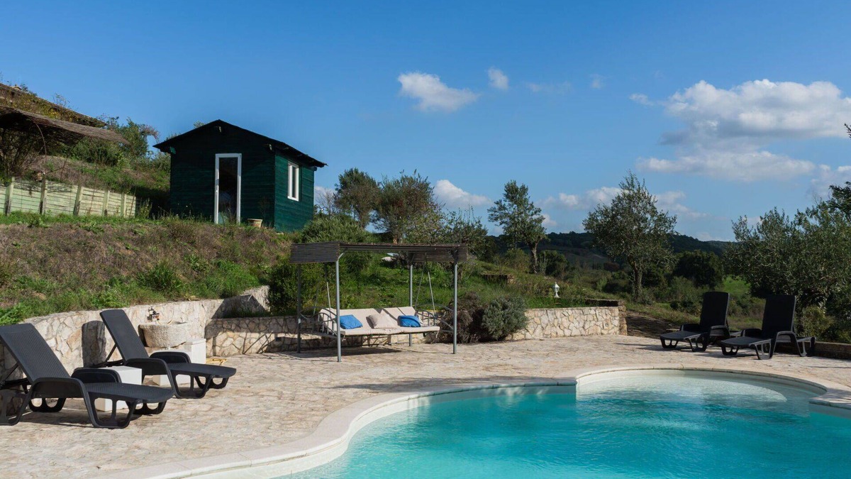 Mazzano Romano Villa | Stunning private villa for 6 people with hot tub, pool, WIFI, A/C, TV and parking