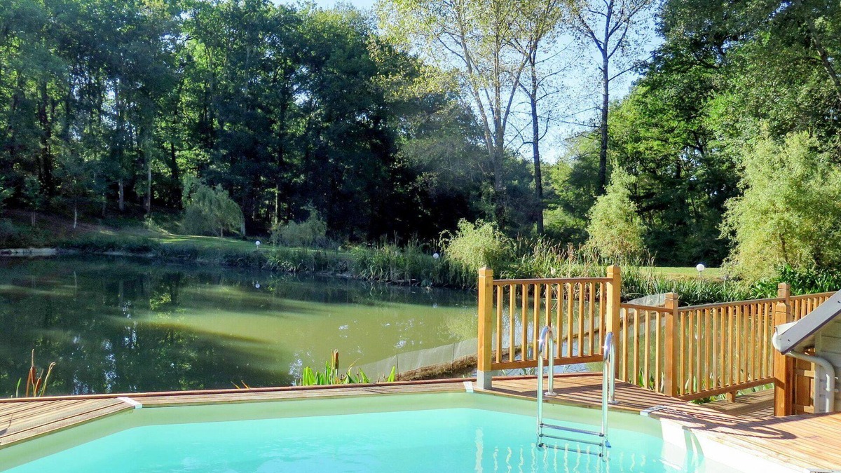 Gueyze House | Stunning private villa for 4 guests with private pool, A/C, WIFI, TV, patio and parking