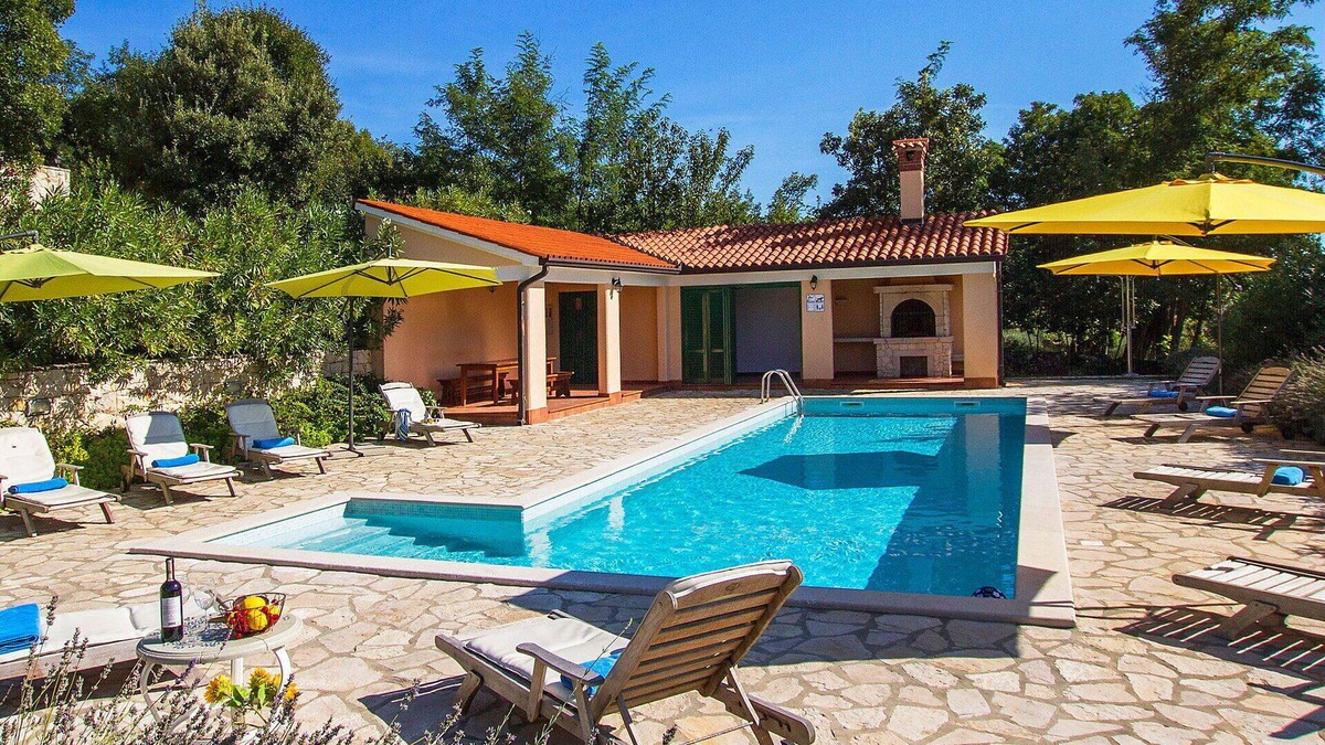 Stanisovi Villa | Stunning private villa for 10 people with A/C, WIFI, pool, TV, terrace and parking