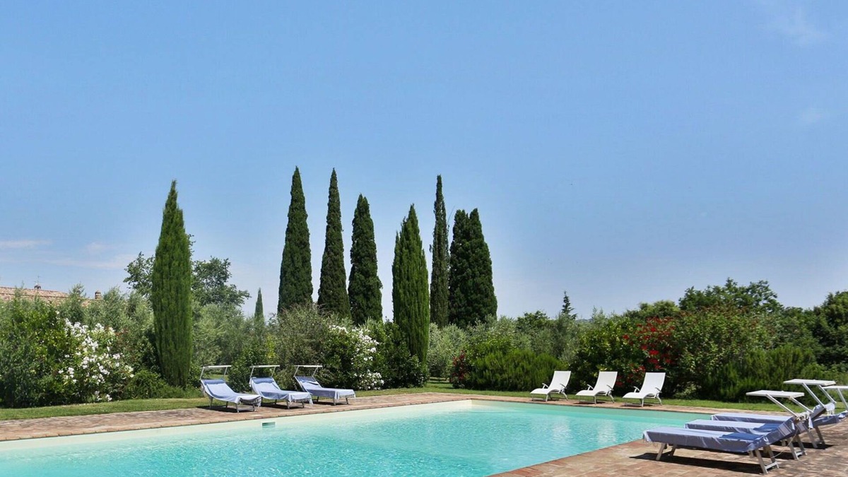 Argiano Villa | Stunning private villa for 10 people with WIFI, private pool, A/C, TV, patio and parking
