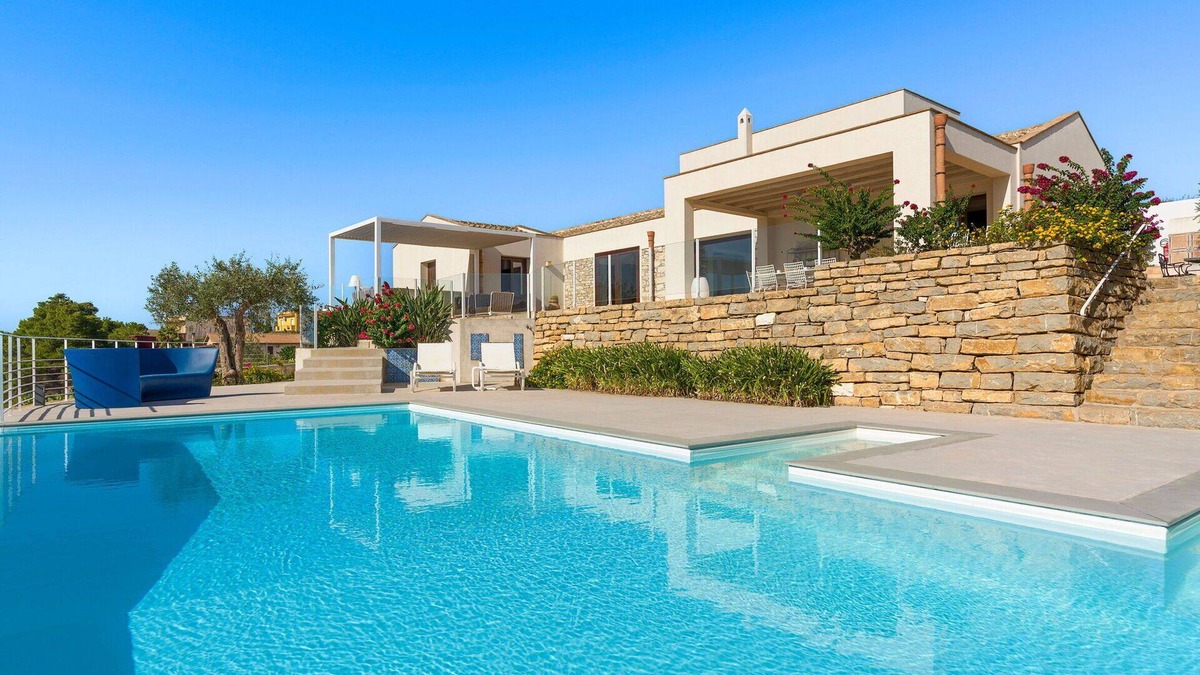 Buseto Palizzolo Villa | Stunning private villa with A/C, private pool, WIFI, TV, terrace, panoramic view and parking