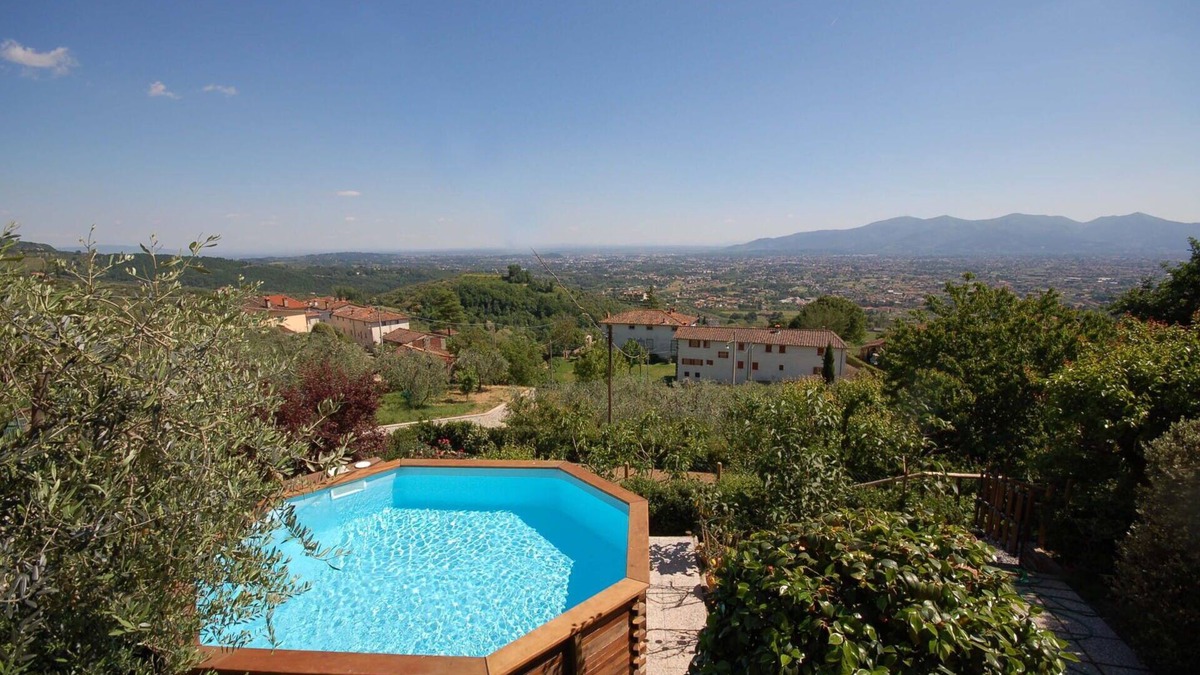 Ciciana Villa | Stunning private villa with WIFI, private pool, veranda and panoramic view, close to Lucca