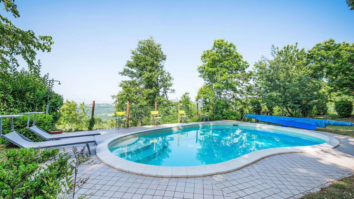 Piegaro Villa | Stunning private villa with private pool, WIFI, A/C, TV, terrace, pets allowed and parking