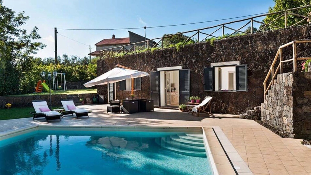 Ragalna House | Stunning private villa for 4 people with A/C, private pool, WIFI, TV, terrace and parking