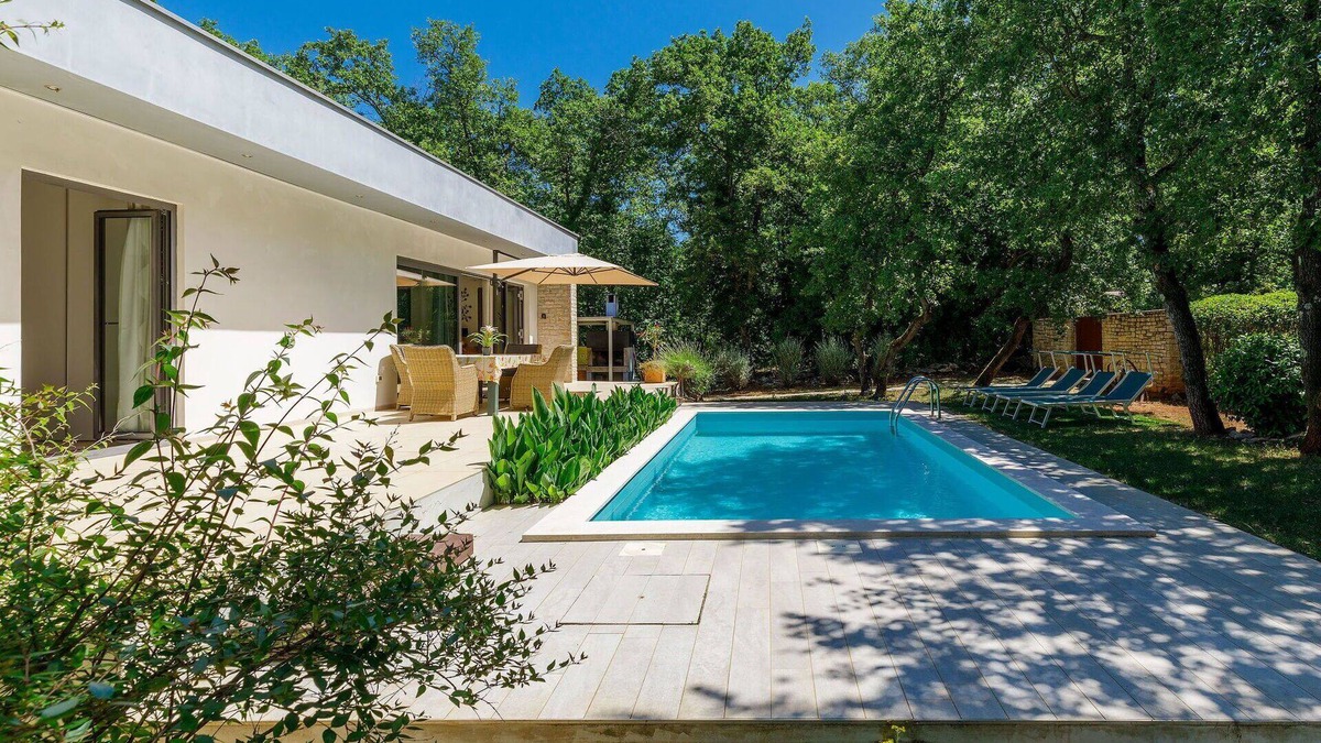 Babici House | Stunning private villa with A/C, private pool, WIFI, TV, terrace, pets allowed and parking