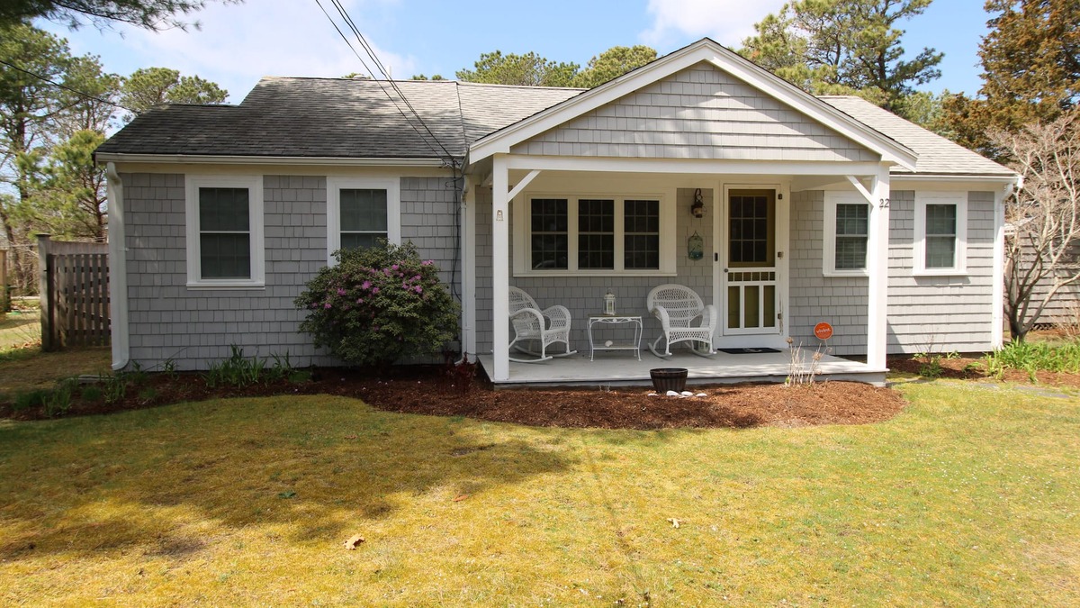 West Dennis House | Stunning Private Yard, Close to Town (2305)