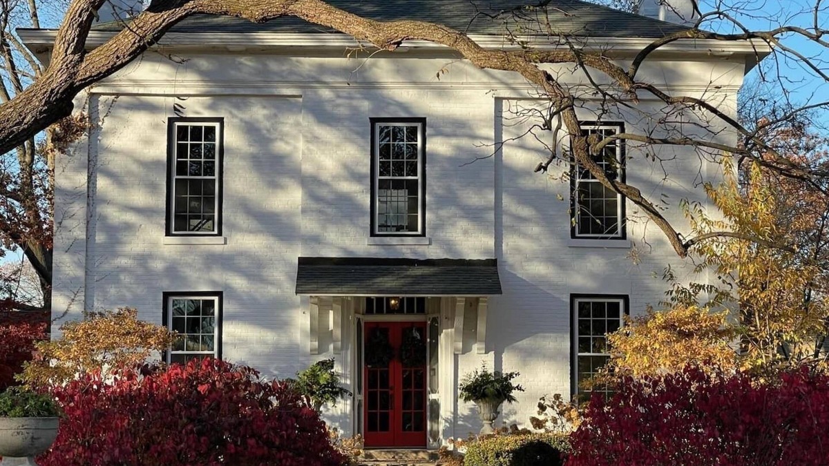 Shelbyville House | Stunning Property with loads of amenities. In ground pool, pet friendly, with photo opps galore!