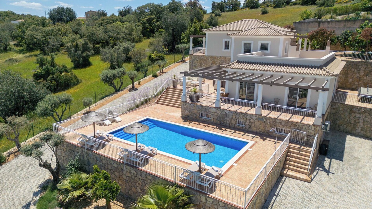 Gorjoes Villa | Stunning recently renovated 3 plus 2 bedroom villa with big pool and fitness