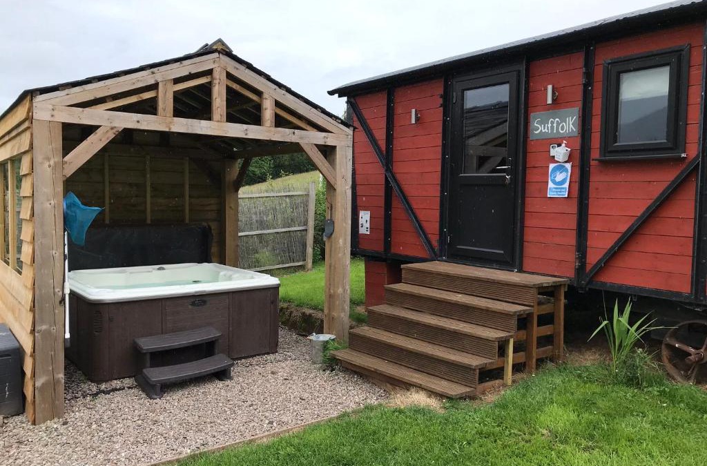 Longtown Apartment | Stunning railway carriage with private hot tub