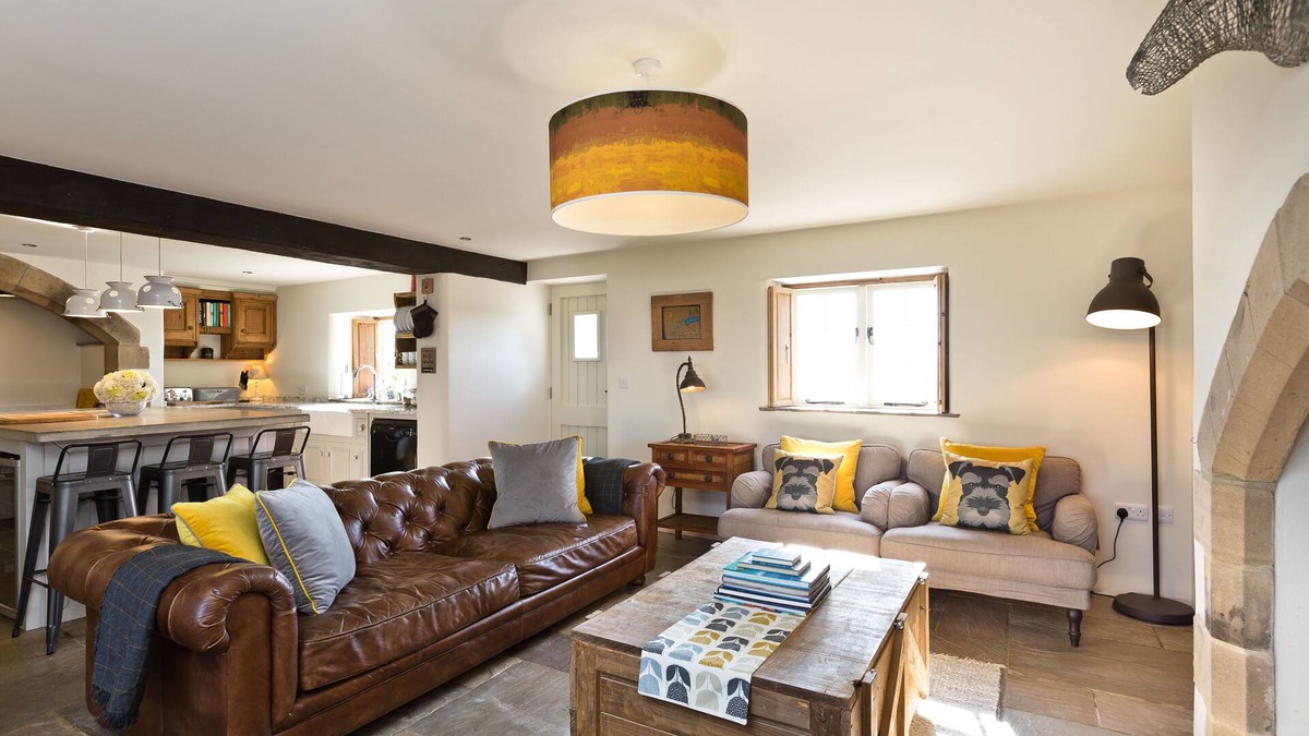 Monyash Other | Stunning refurbished 6 bedroom Farmhouse, close to Monyash & the High Peak Trail.