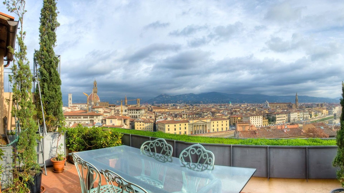San Giovanni Apartment | Stunning Renovated Cental Penthouse w/Amazing Views! 5 Terraces & 5min to Town