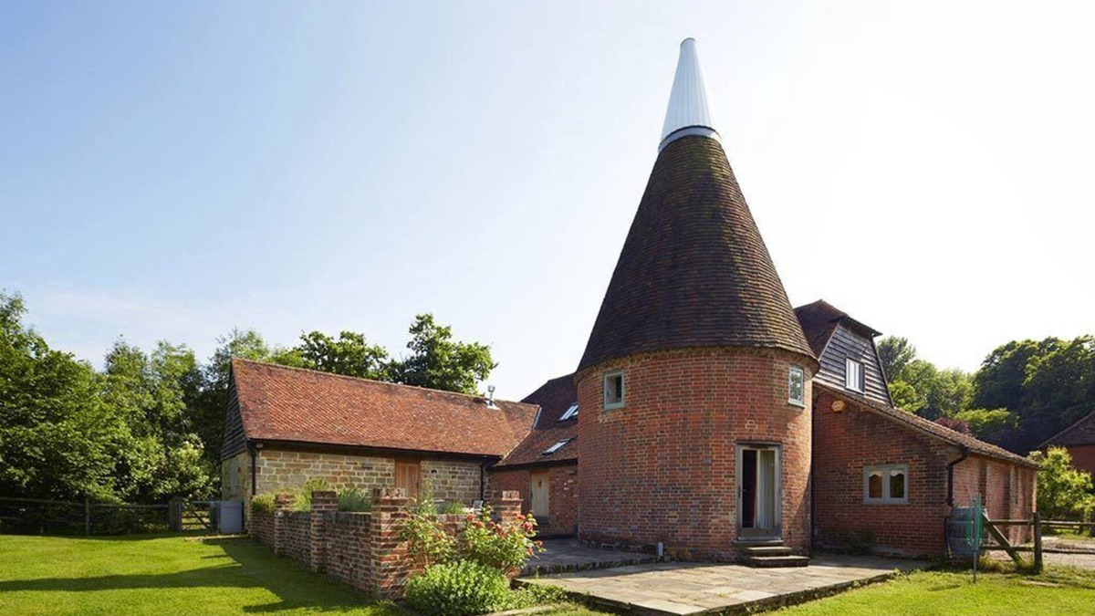 Mayfield House | Stunning Renovated Oast House