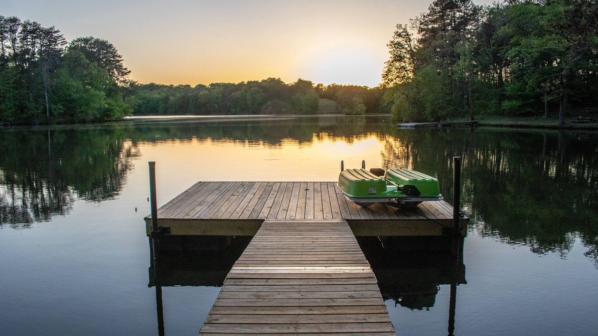 Greer Cabin | STUNNING RETREAT, only 15 min to GSP! Family Fun, Great View!