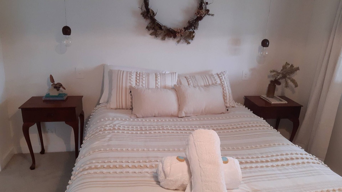 Clarence Point Cottage | Stunning River Shack in Clarence Point