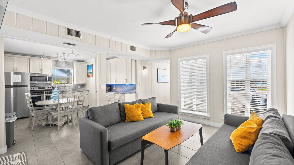 Orlando Beach Condo | Stunning Riverfront Villa W/Steps from Private Beach Access & Perfect Setting for Events ⛵🌅
