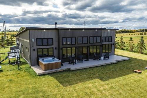Central Bedeque House | Stunning Riverside Escape