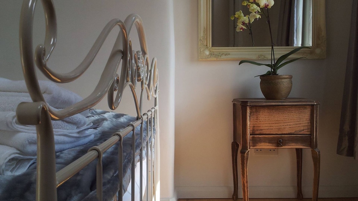 Wirksworth Cottage | Stunning Scandinavian Boutique Cottage Retreat with Rolling Countryside Views