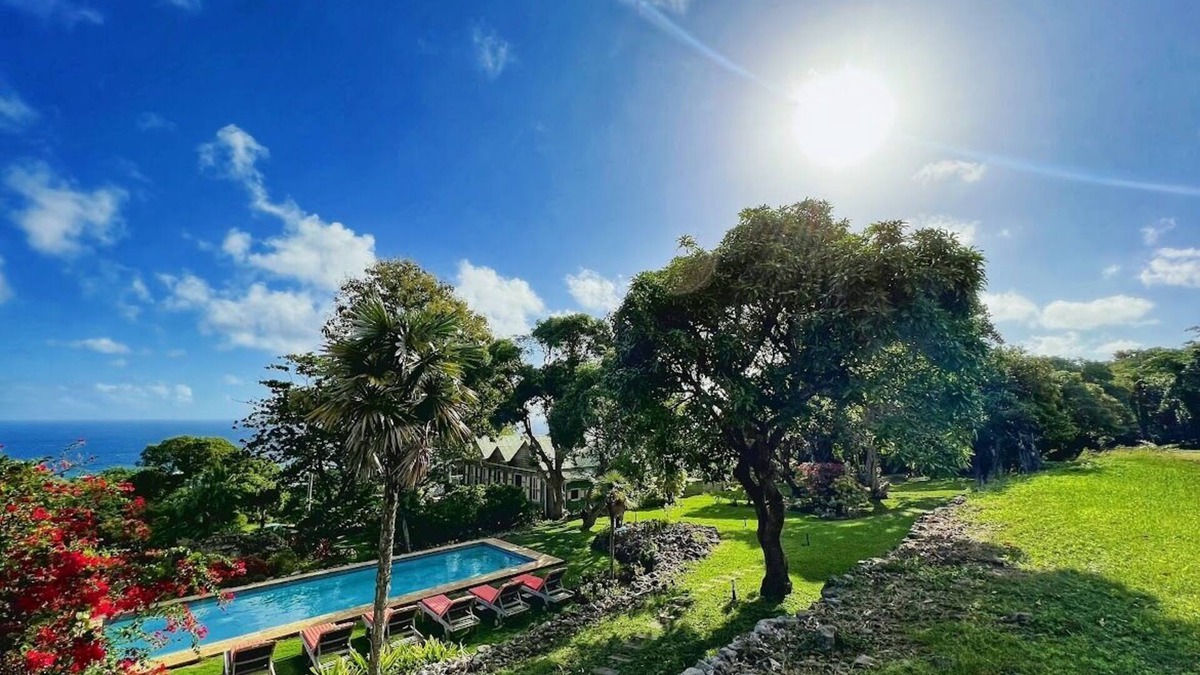 Whitehall Villa | Stunning Sea View Plantation Retreat with House & Cottage