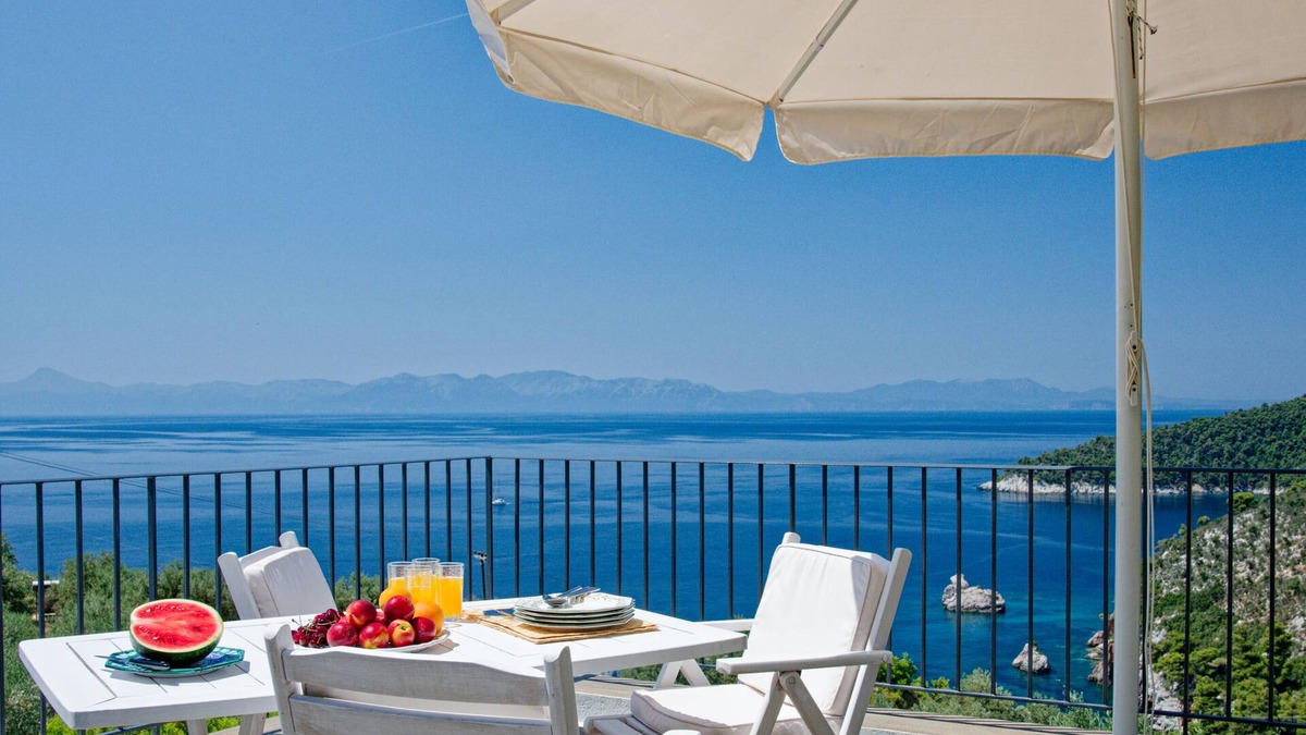 Stafylos Villa | Stunning Sea Views across the Aegean, Infinity Pool, Peaceful and Quiet, WIFI