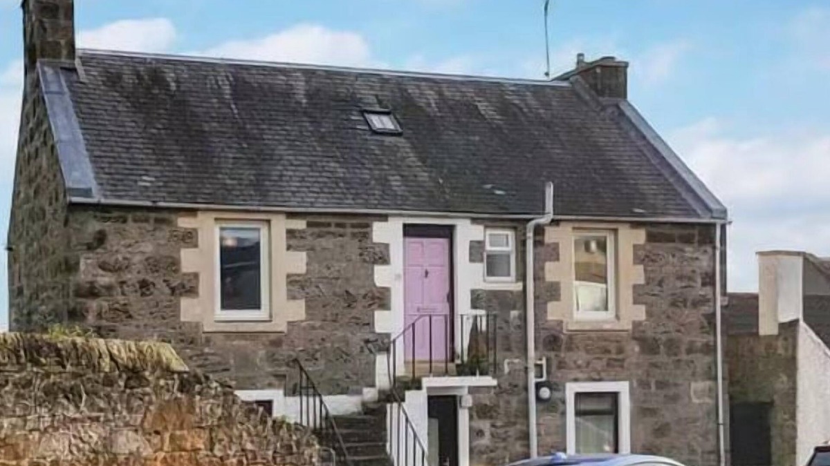Burntisland Apartment | Stunning Sea Views in Central Burntisland