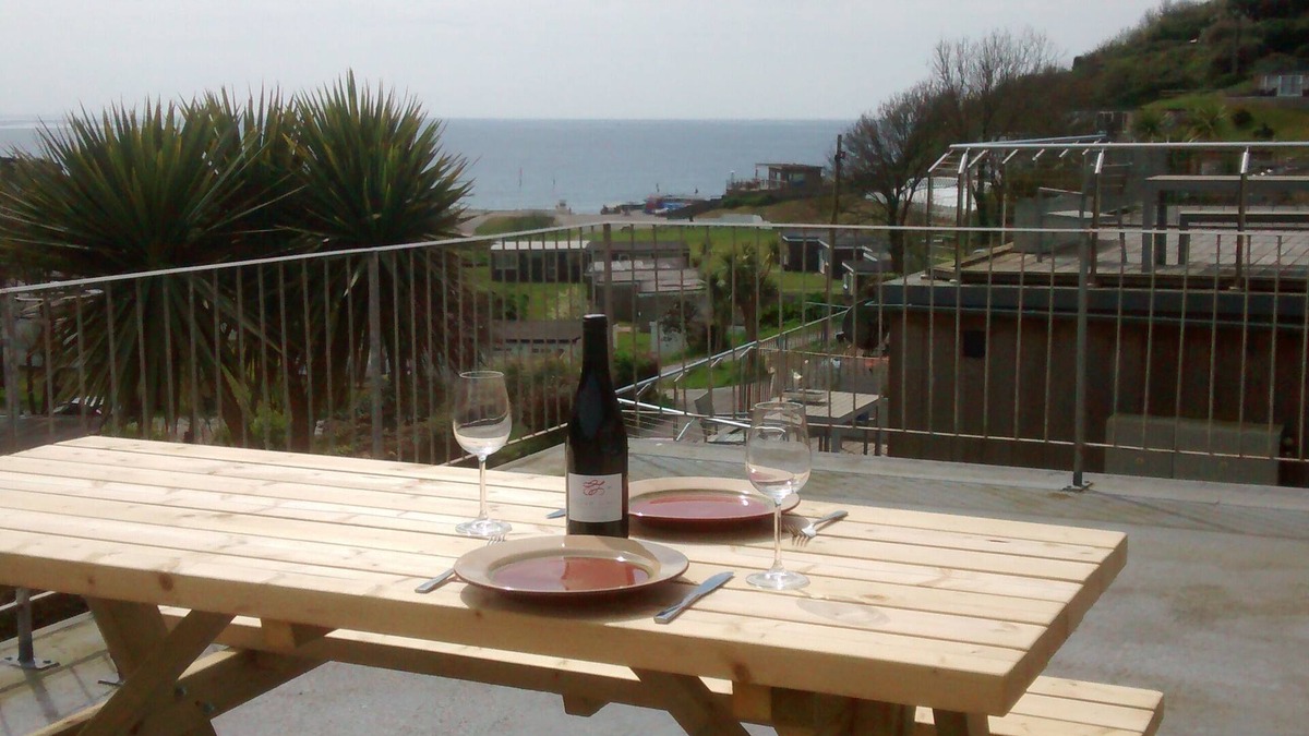 Millendreath Apartment | Stunning Sea Views, Recently Refurbished, 250m From The Beach, All Mod Cons