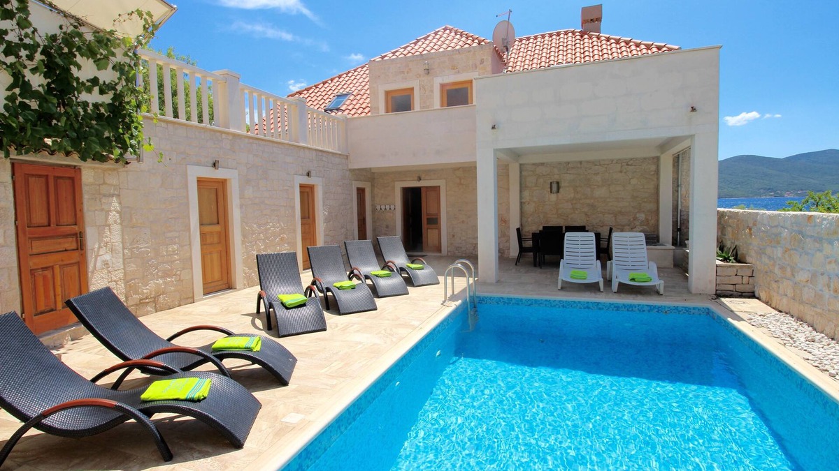 Cove Tri Zala (Zrnovo) Villa | STUNNING SEAFRONT VILLA WITH POOL. 5 BEDROOM LUXURY HOME. NORTH OF DUBROVNIK