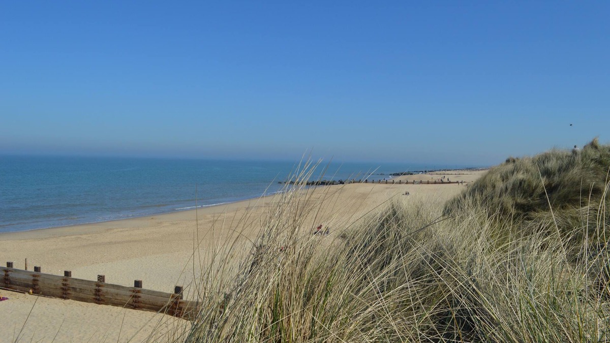 Horsey Cottage | Stunning Seaside Cottage in Horsey. Walk to Beach, Seals & Norfolk Broads