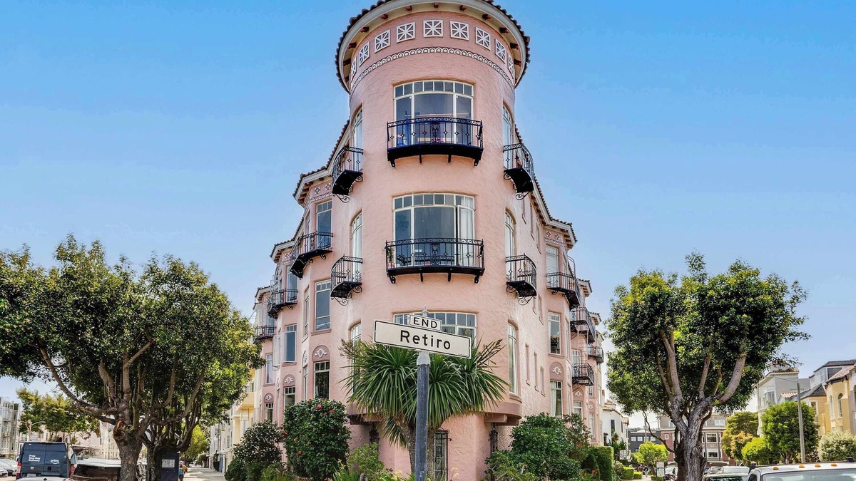 Marina District Condo | Stunning SF Top Floor Condo with Bay Views