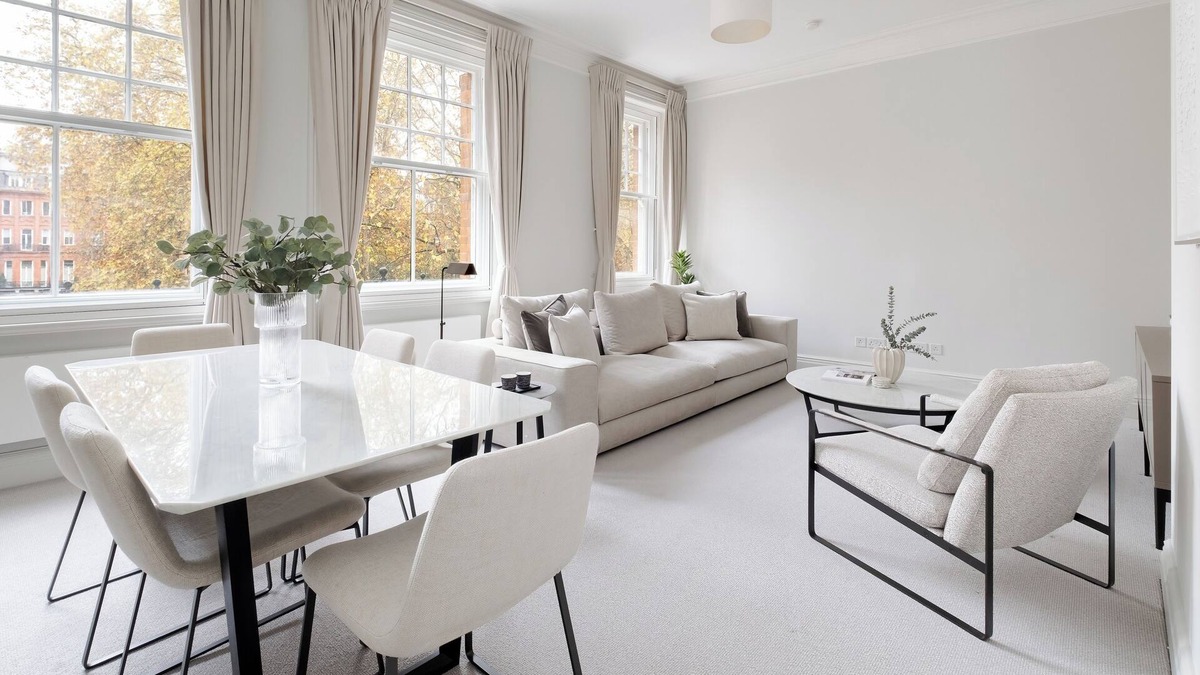 Brompton & Hans Town Apartment | Stunning single-level Knightsbridge - Cadogan Square flat w/lift & garden access