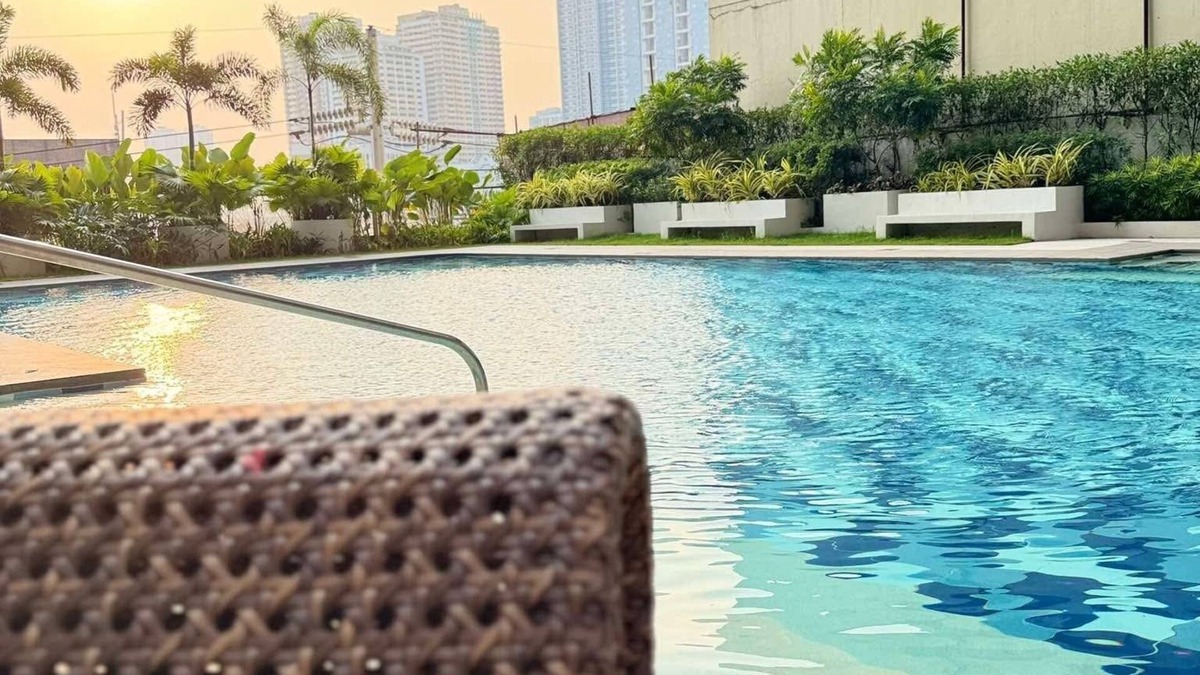 Legazpi Village Hotel | Stunning skyline views in Makati