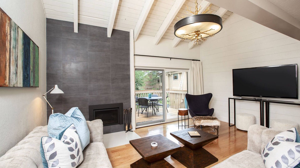 Sun Valley Condo | Stunning Snowcreek in SV on Dollar Mtn. ski in ski out!