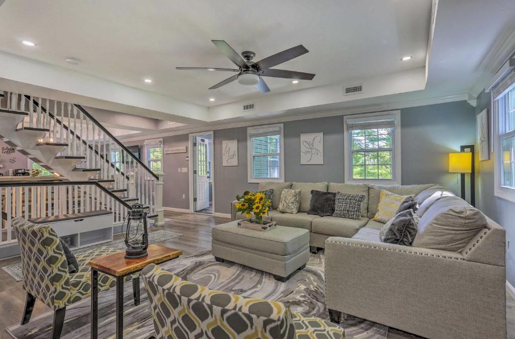 South Fallsburg House | Stunning South Fallsburg Home with Pool and Deck!