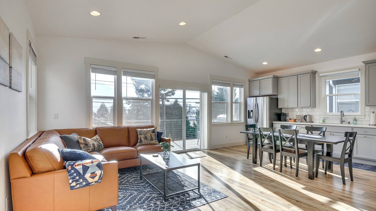 Stevenson House | Stunning Stevenson Retreat w/Mountain Views!