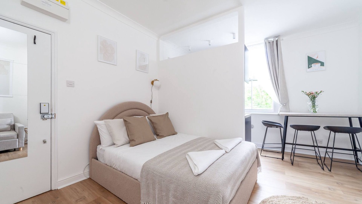 Finsbury Park Apartment | Stunning studio flat in Finsbury Park w/parking