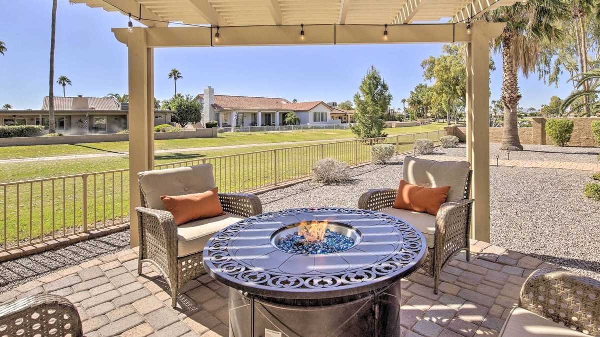 Cottonwood House | Stunning Sun Lakes Retreat < 1 Mi to Golfing!