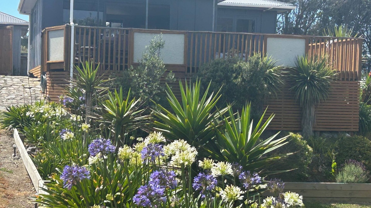 Waitarere Beach House | Stunning, sunny and renovated beach house with 2 spacious decks
